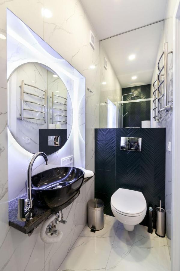 Зелені апартаменти біля Оперного театру Flat in the city center Львів Екстер'єр фото